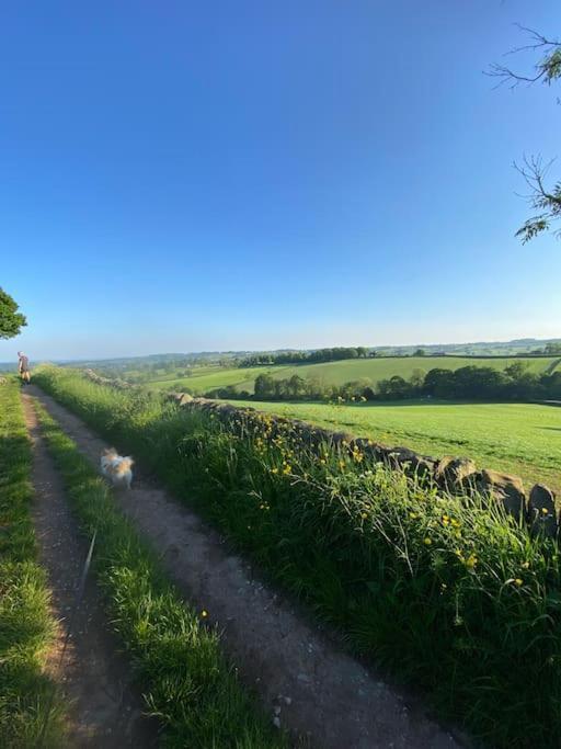 Luxury Detached Peak District Stone Barn - Dog Friendly Villa Hazelwood Exterior photo